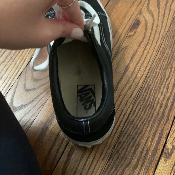 Vans - Picture 5 of 5